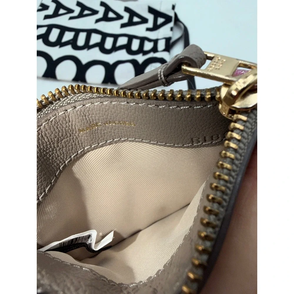 Marc Jacobs Top Zip Multi Wallet Taupe Leather Card Case Gold Hardware NYC 1984